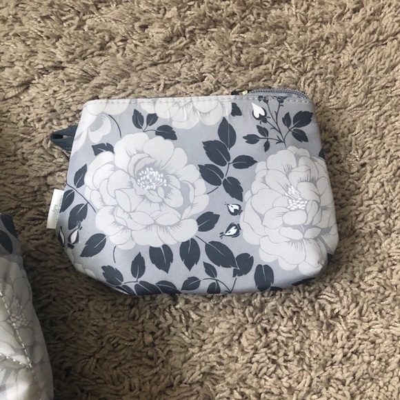 Laura Ashley quilted floral bag - Picture 5 of 7